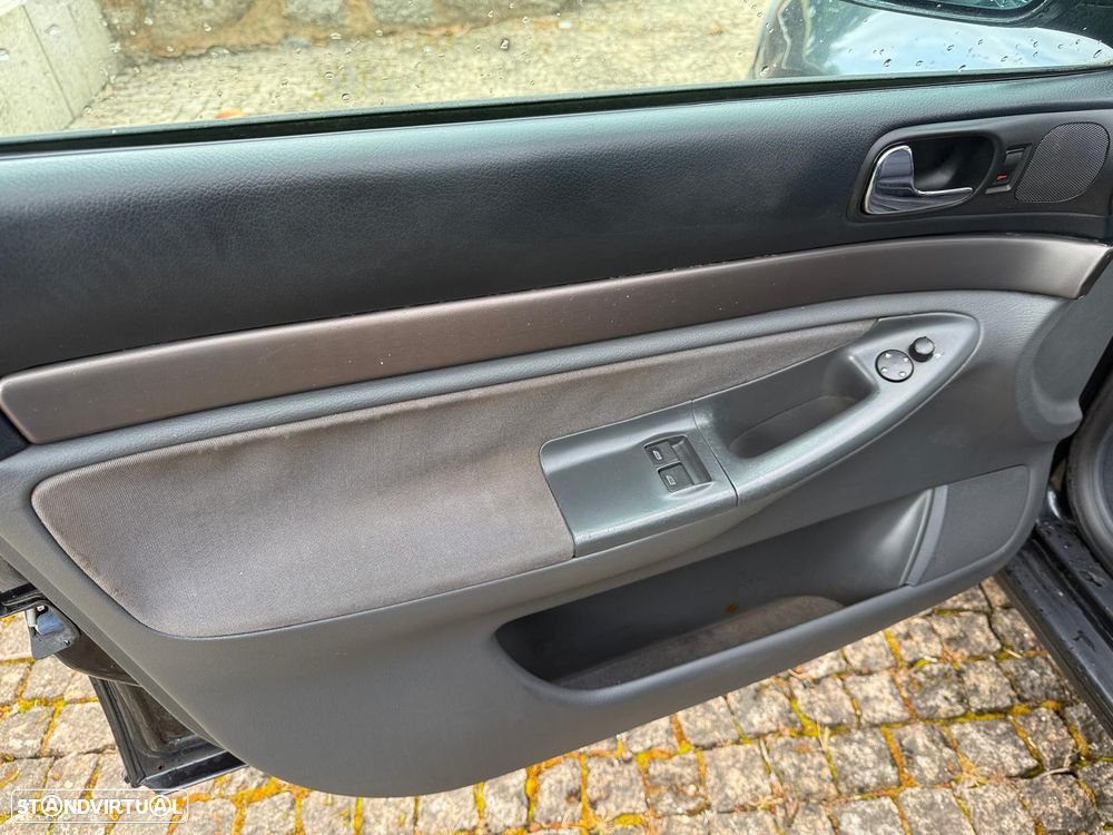 Audi A4 Avant 1.9 TDI Attraction - 13