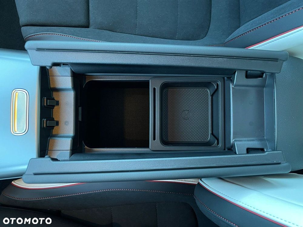 Mercedes-Benz CLA - 34