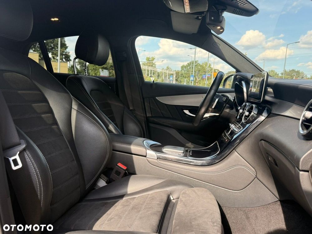 Mercedes-Benz GLC 300 e 4-Matic - 17