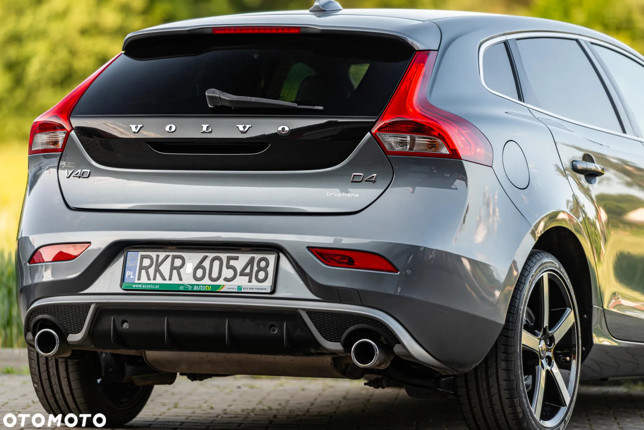 Volvo V40 D4 Drive-E R-Design Momentum - 10