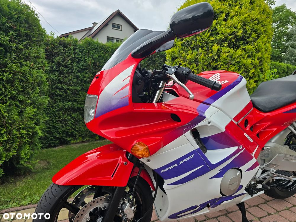 Honda CBR - 12