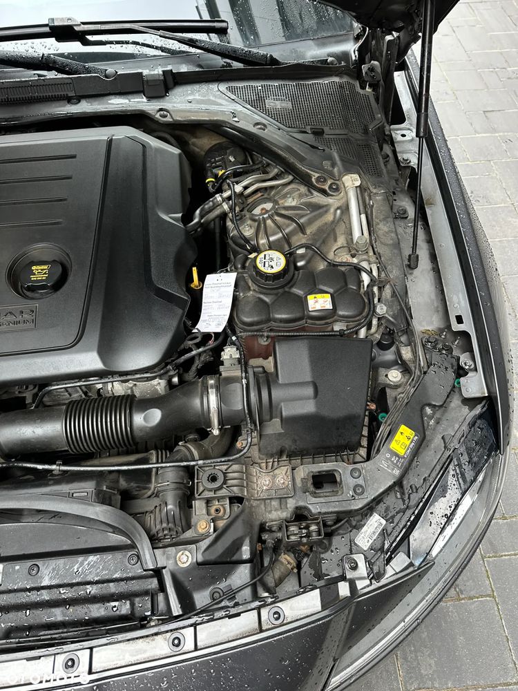 Jaguar XF 2.0 i4D R-Sport - 35
