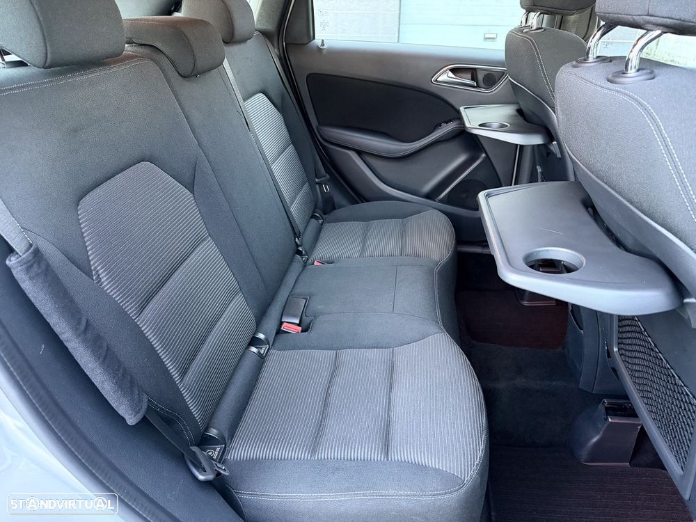 Mercedes-Benz B 180 d Style - 9