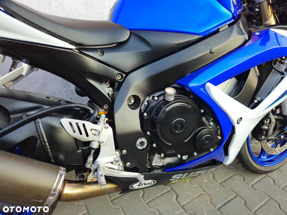 Suzuki GSX-R - 24