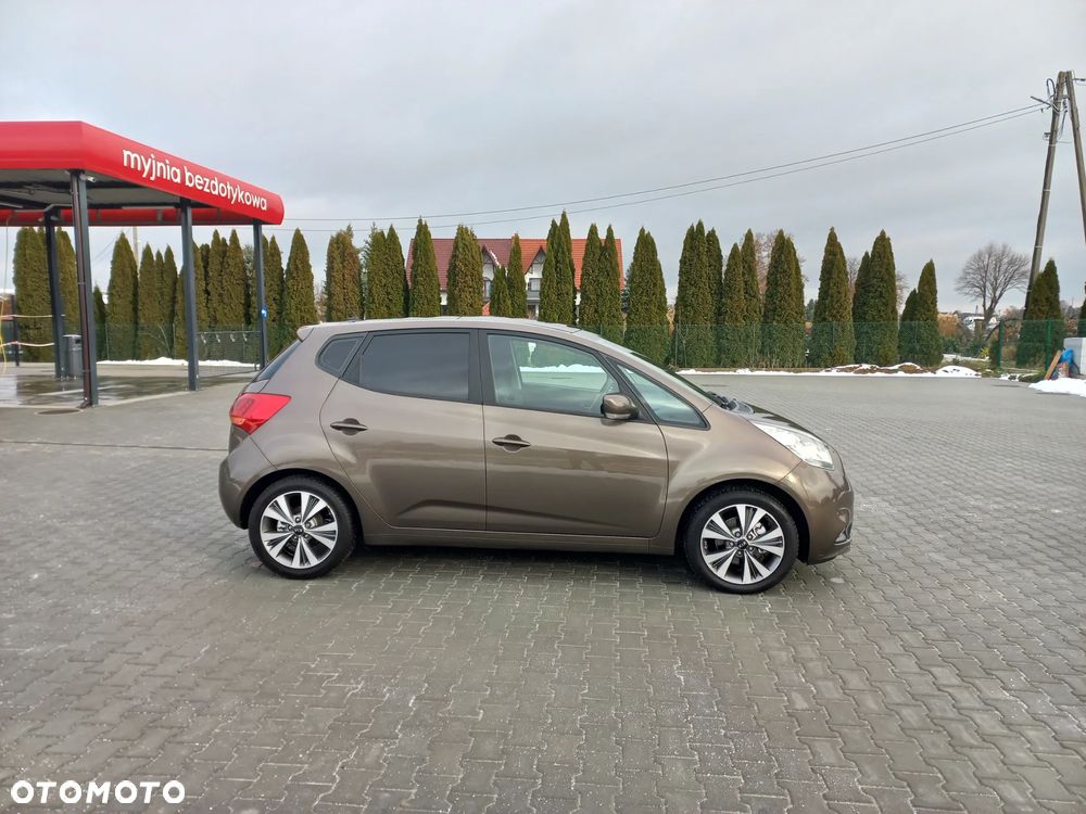 Kia Venga 1.6 CVVT Black Collection - 6