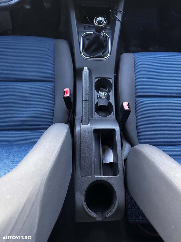 Volkswagen Golf - 6