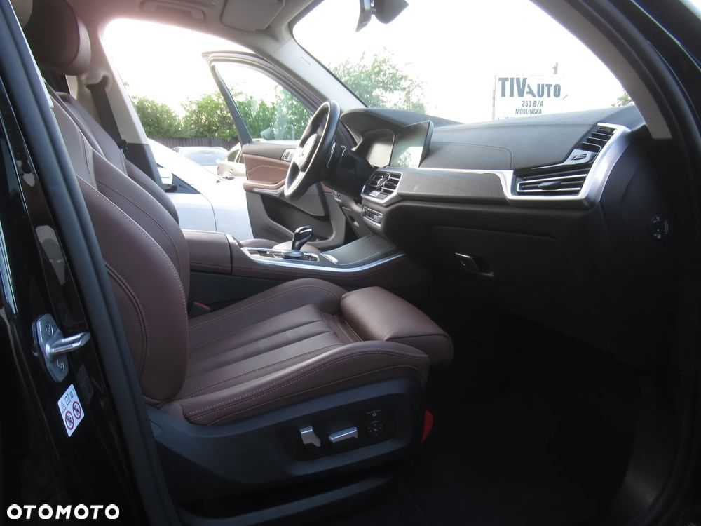 BMW X5 xDrive40i mHEV - 12