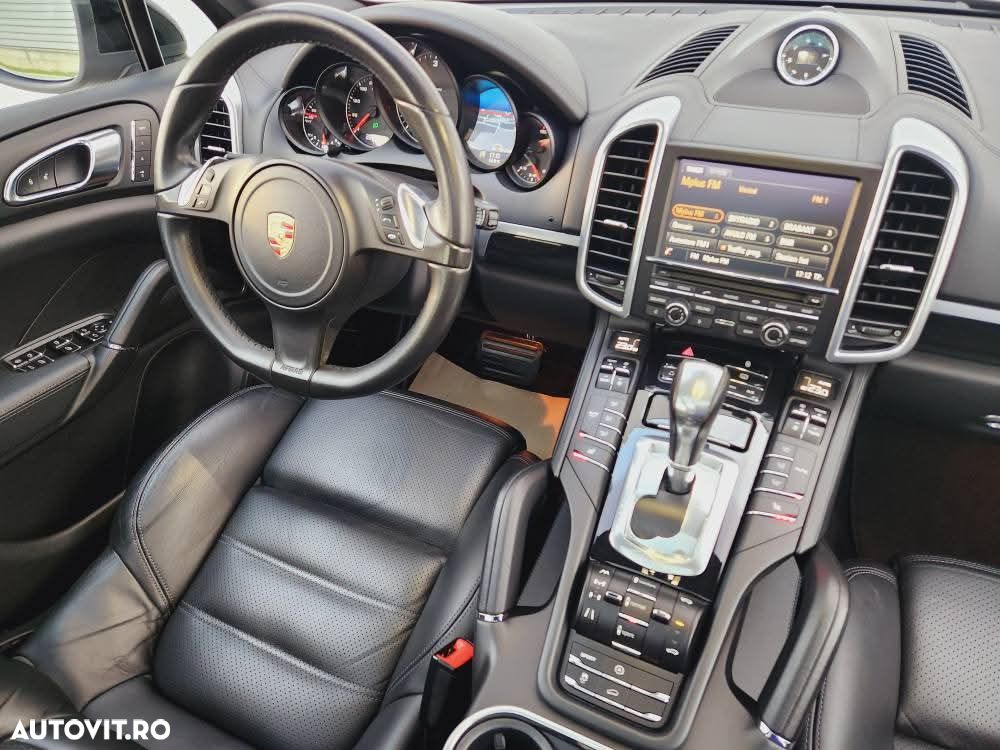 Porsche Cayenne - 12