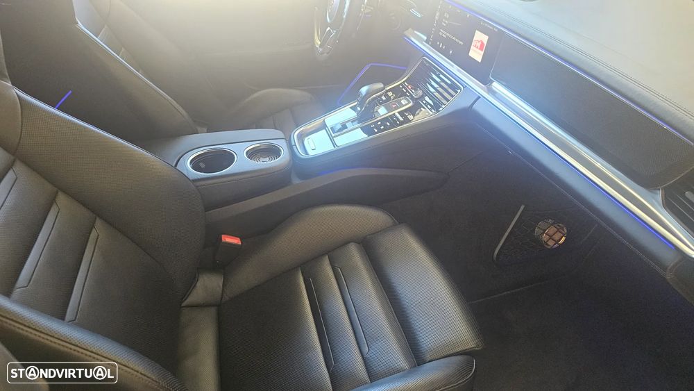 Porsche Panamera Sport Turismo - 26