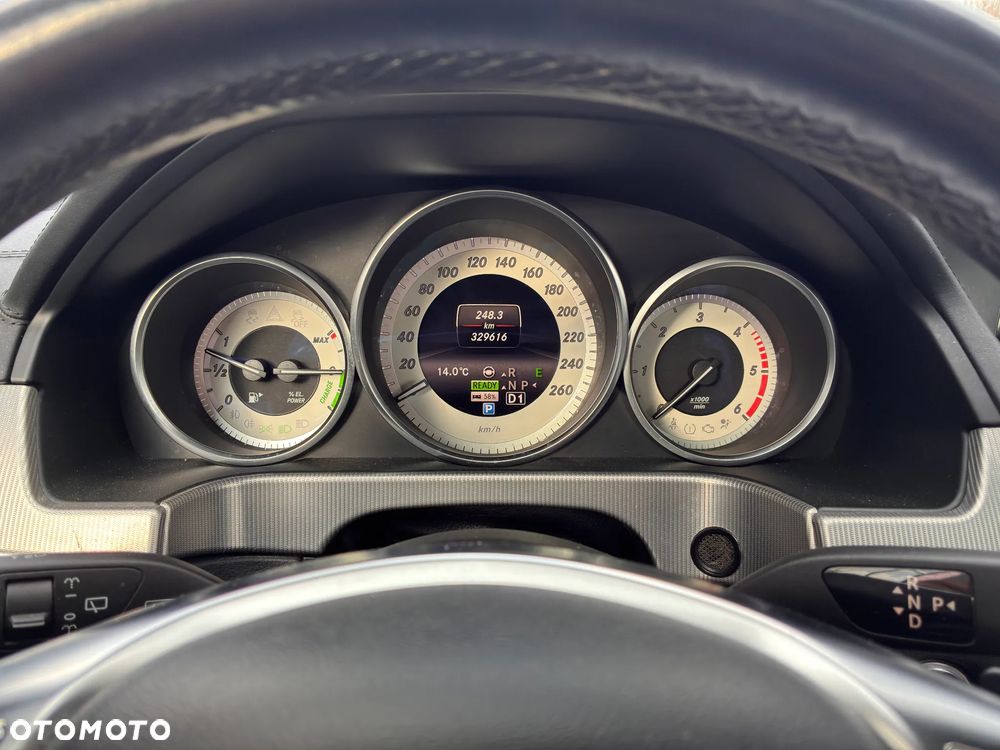 Mercedes-Benz Klasa E - 16