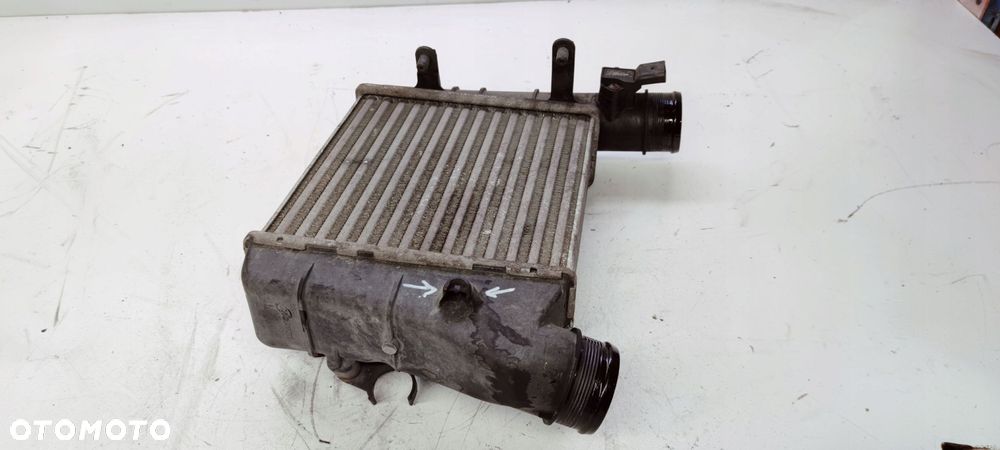 CHŁODNICA INTERCOOLER AUDI A4 B7 8E0145805AA - 2
