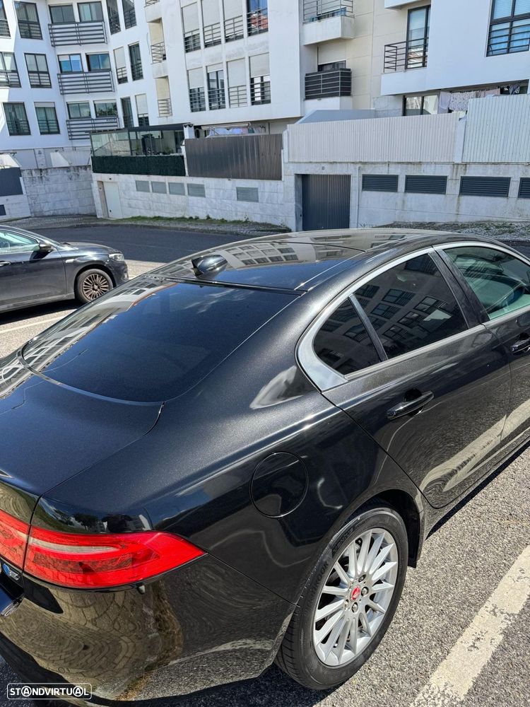 Jaguar XE 2.0 D Prestige Aut. - 4