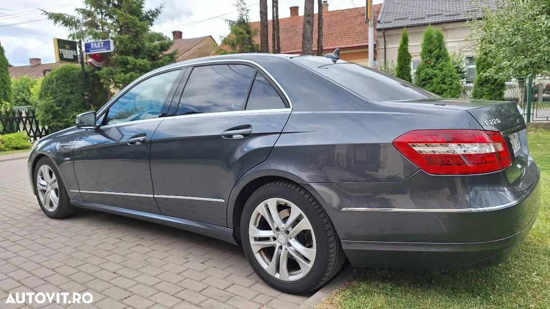 Mercedes-Benz E 220 CDI DPF BlueEFFICIENCY Automatik Avantgarde - 5