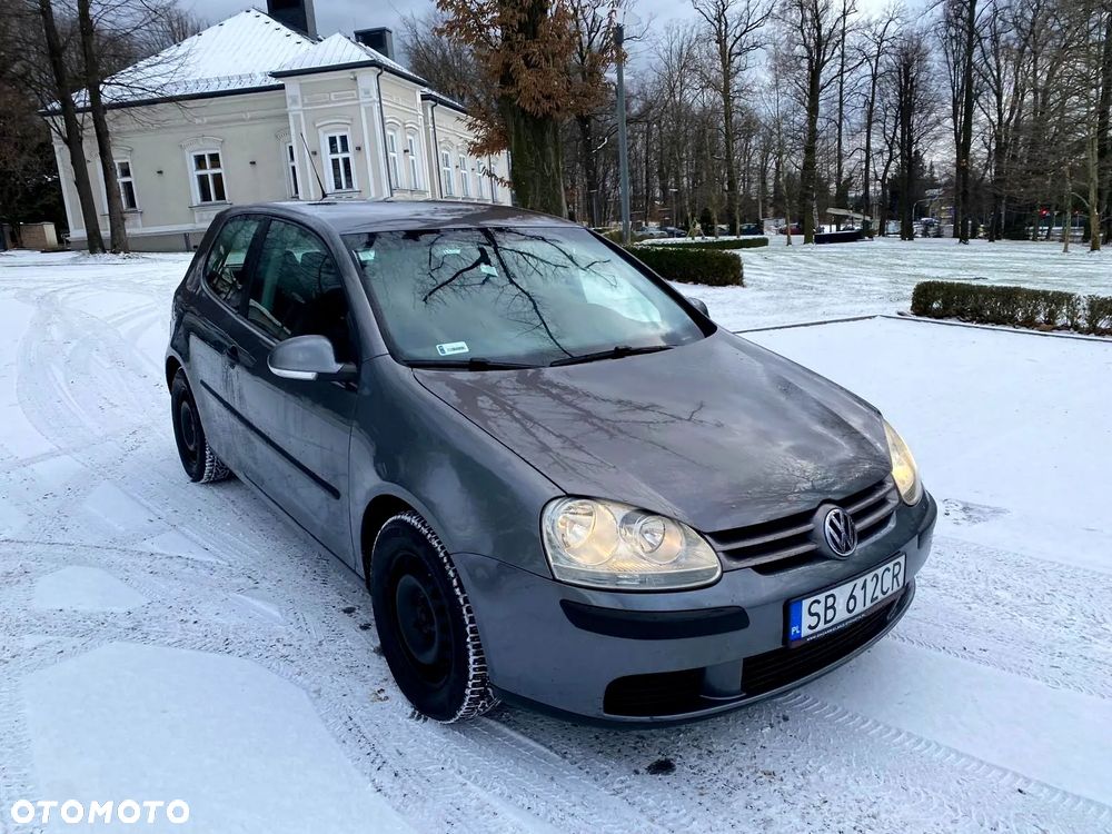 Volkswagen Golf 1.9 TDI Trendline DSG - 1
