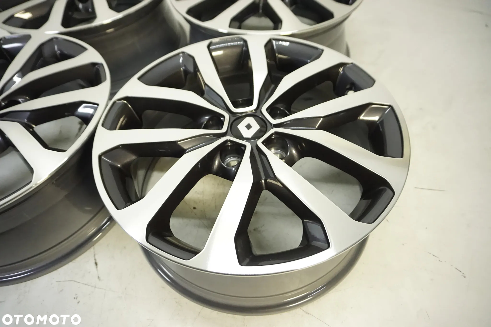FELGI ALUMINIOWE 17 RENAULT KADJAR SYMBIOZ EXPRESS ZOE  CAPTUR II KADJAR KOLEOS MEGANE SCENIC TALISMAN ESPACE LAGUNA III FLUENCE KANGOO ORYGINAŁ GRAFIT - 6