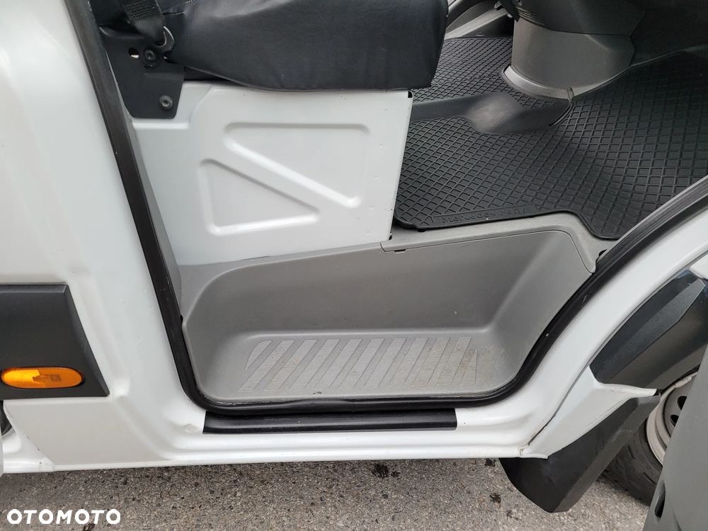 Mercedes-Benz Sprinter - 29