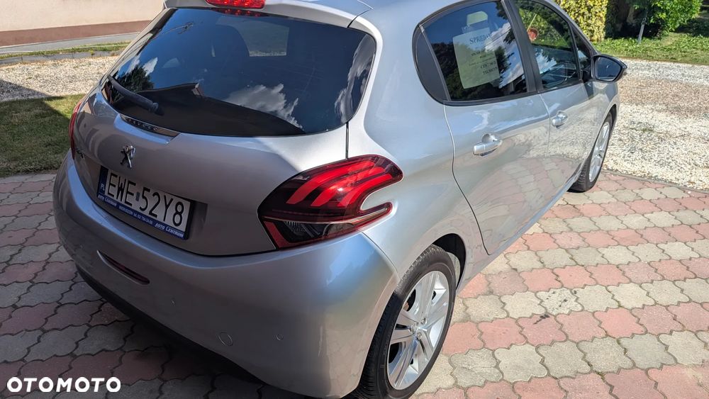 Peugeot 208 1.6 BlueHDi Allure S&S - 14