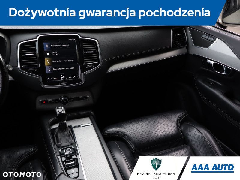 Volvo XC 90 - 9