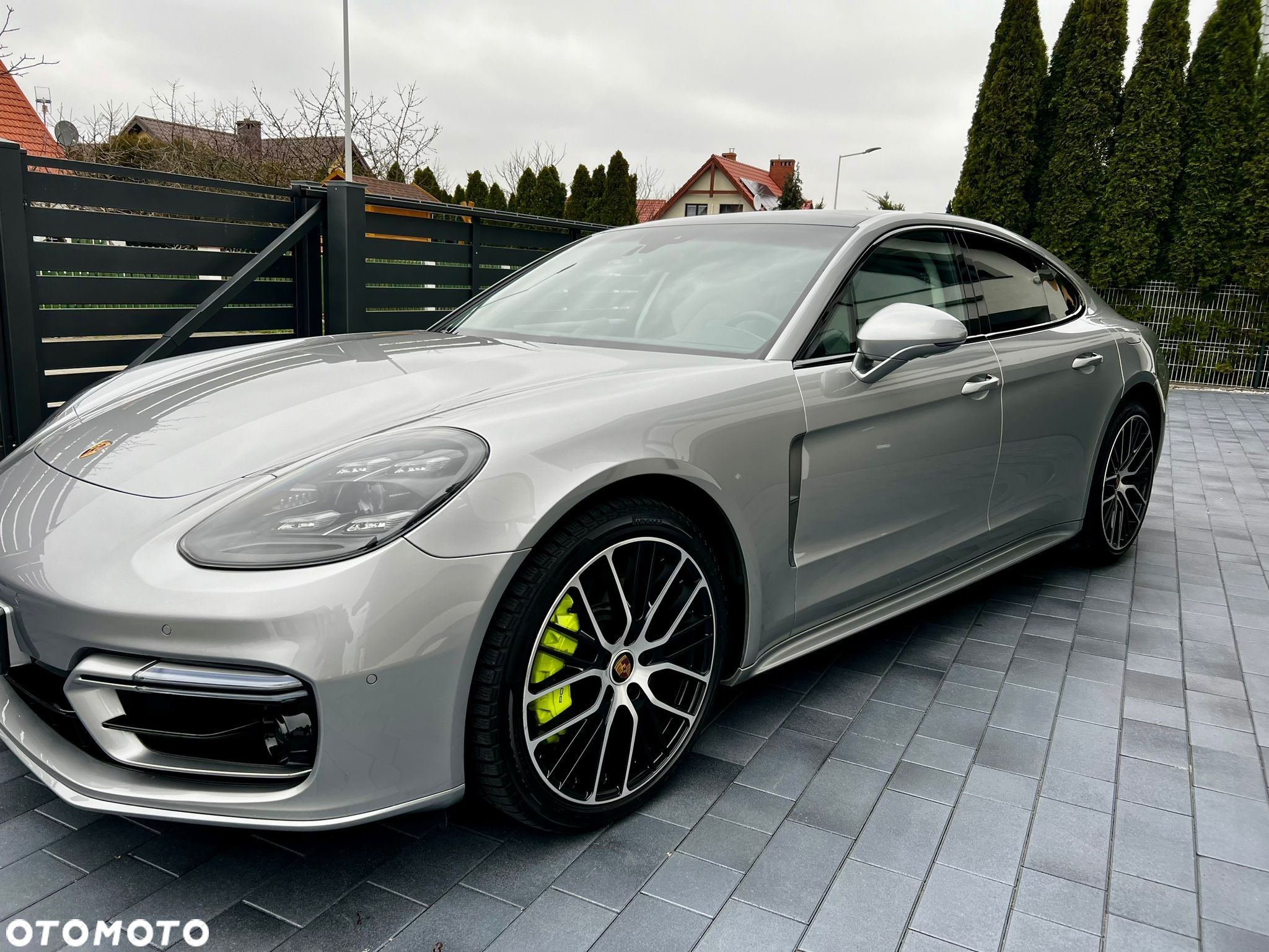 Porsche Panamera 4 E-Hybrid Platinum Edition - 1