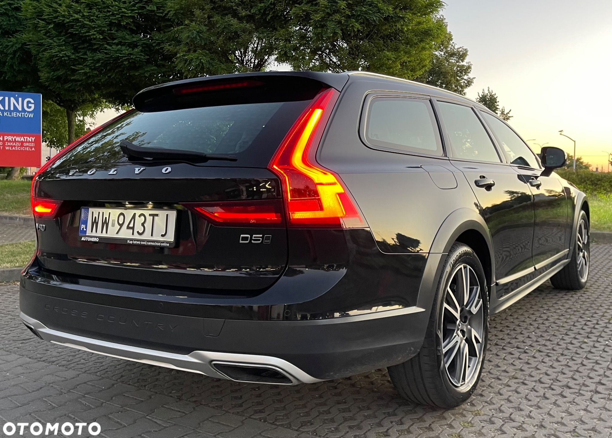 Volvo V90 D5 AWD Momentum Pro - 10