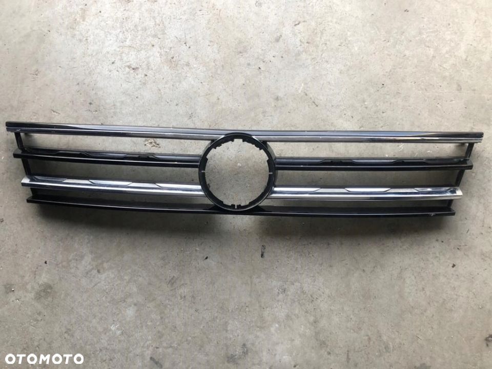 ATRAPA GRILL VW TIGUAN R-LINE 5NA853655 + EMBLEMAT - 1