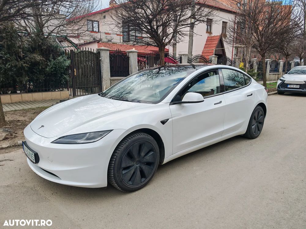 Tesla Model 3 - 1