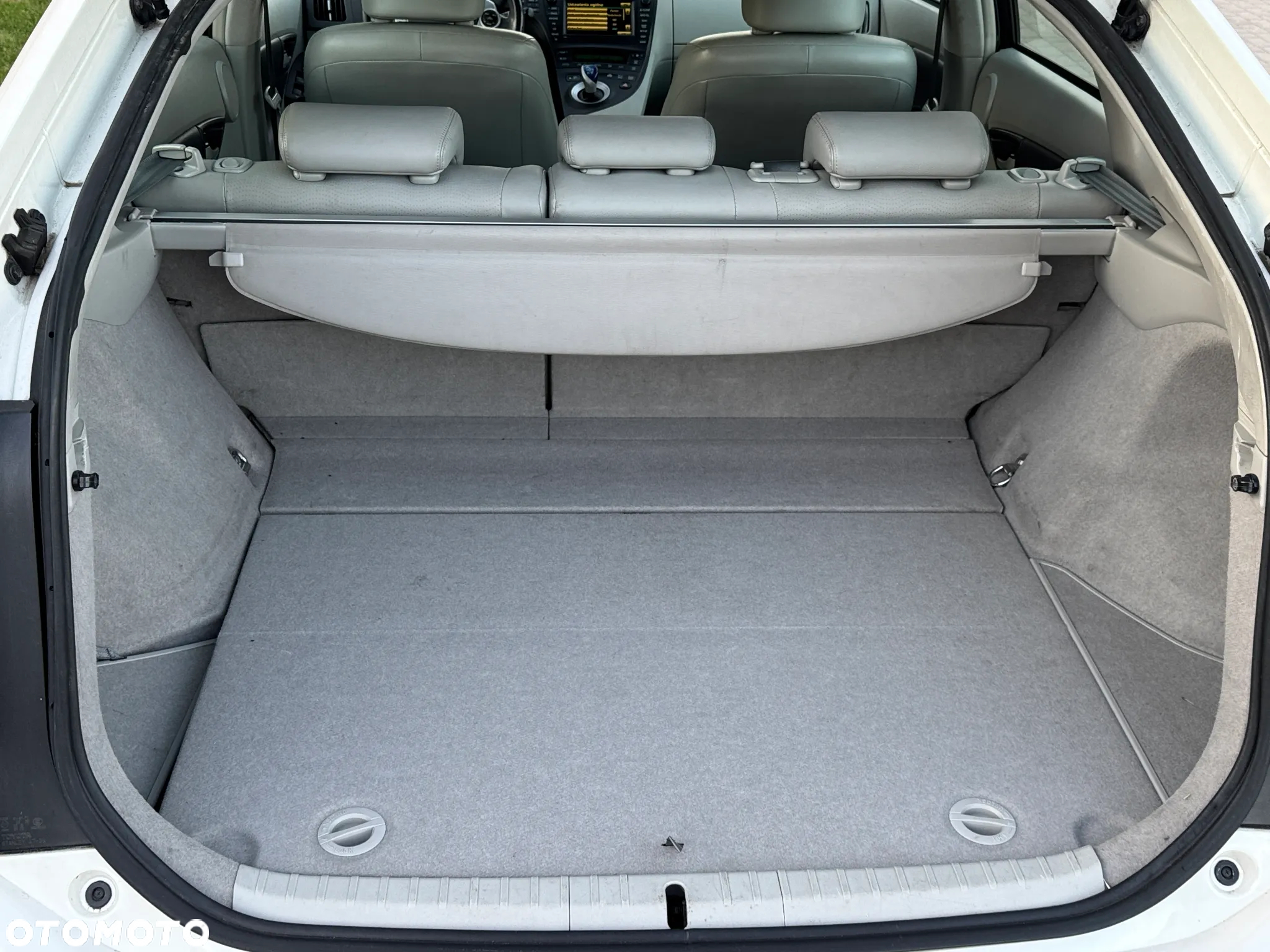 Toyota Prius 1.8 HSD Sol - 36