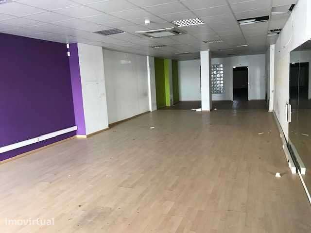 Loja com 412m2 em Olhão (Open Space) - Grande imagem: 2/4