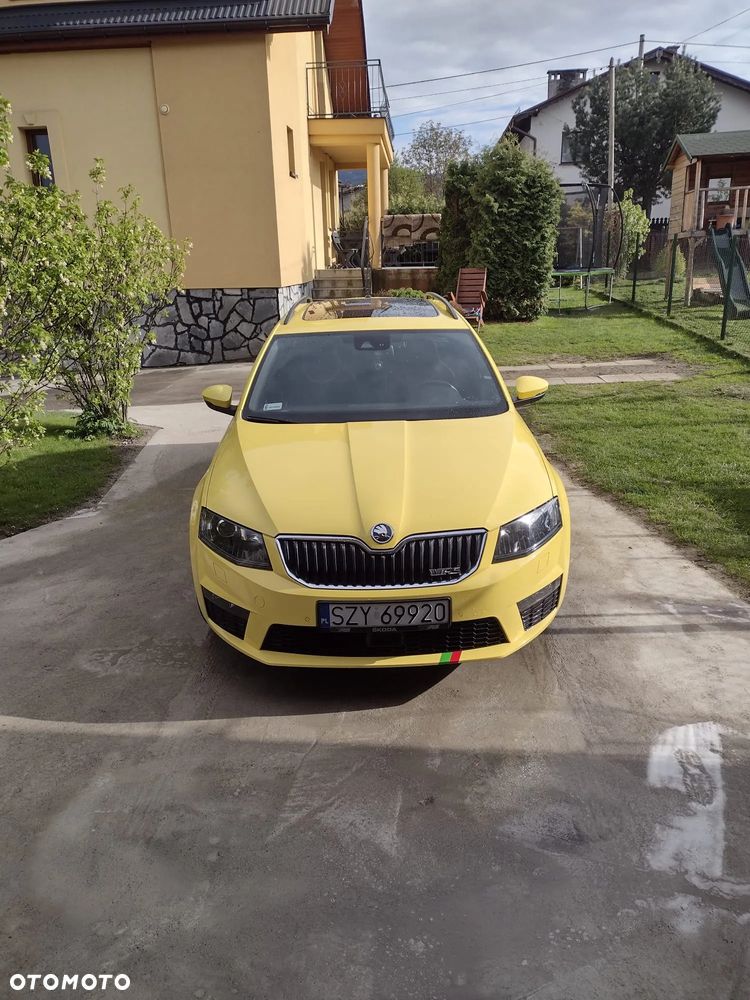 Skoda Octavia Combi 2.0 TDI RS - 2