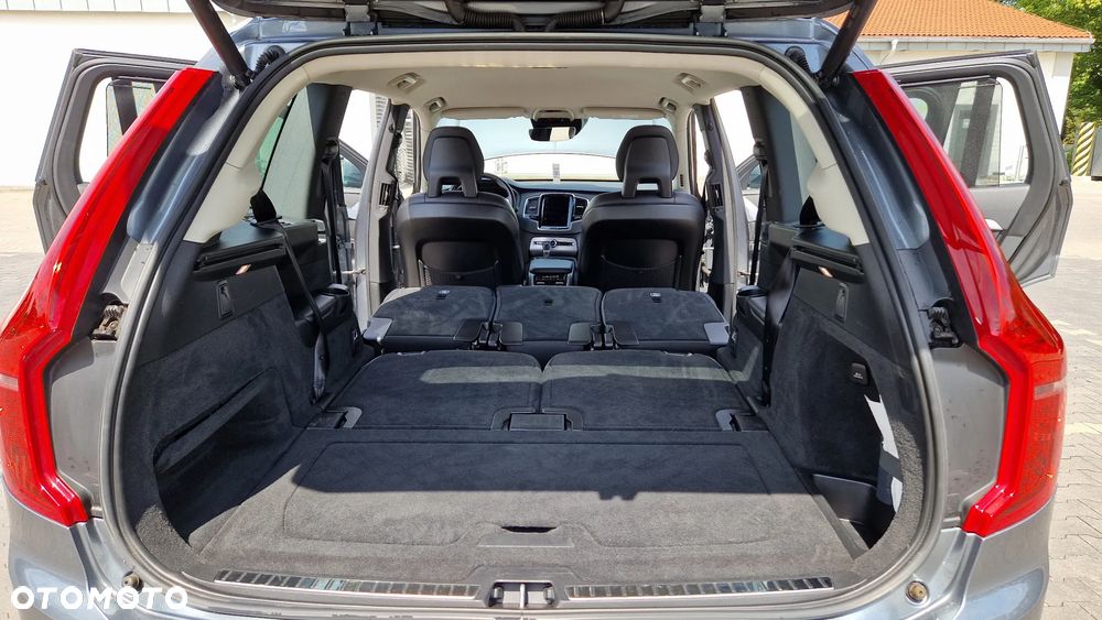 Volvo XC 90 D5 AWD Momentum 7os - 26