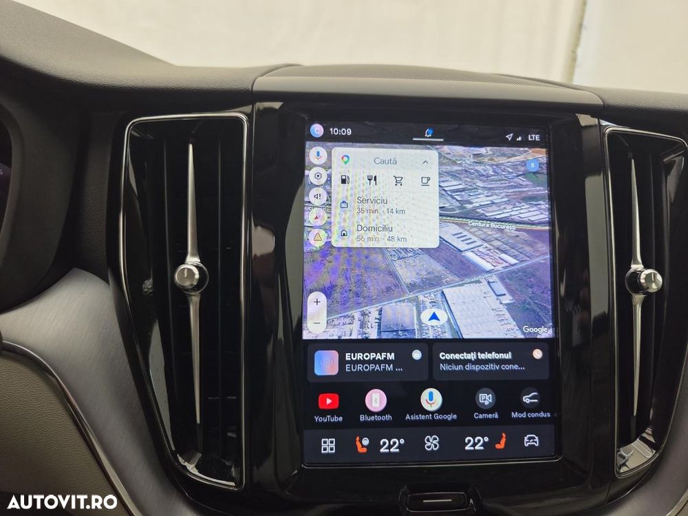 Volvo XC 60 B4 MHEV AT8 AWD Momentum Pro - 12