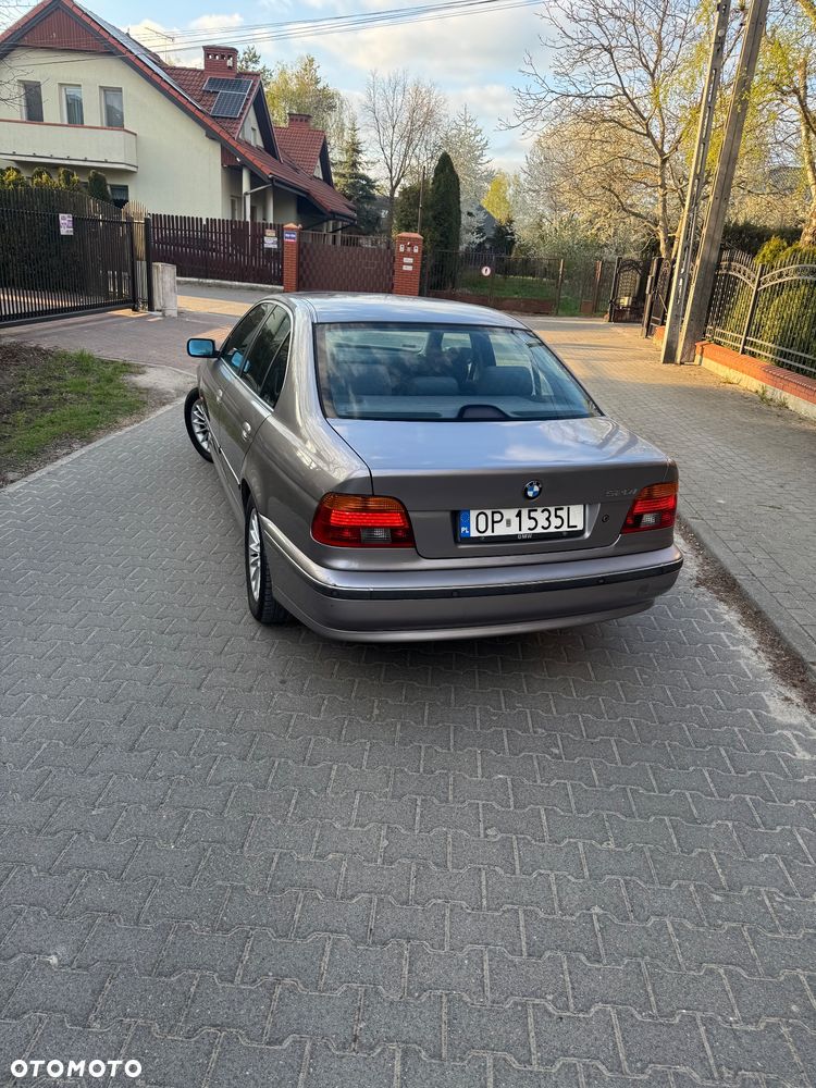 BMW Seria 5 520i - 5