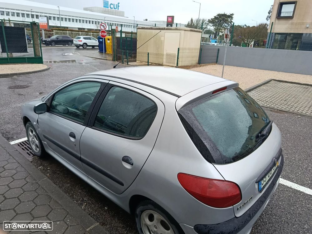 Peugeot 206 1.1 Color Line - 3