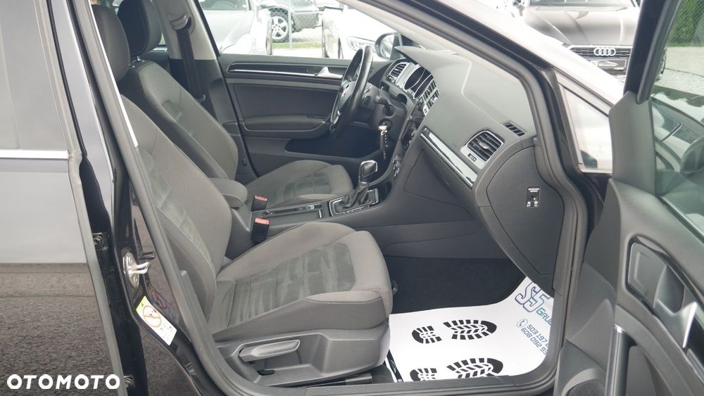 Volkswagen Golf - 10