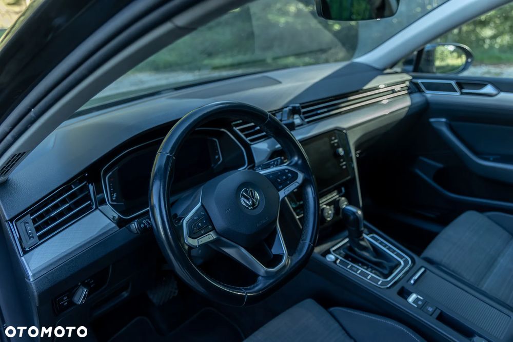 Volkswagen Passat - 16
