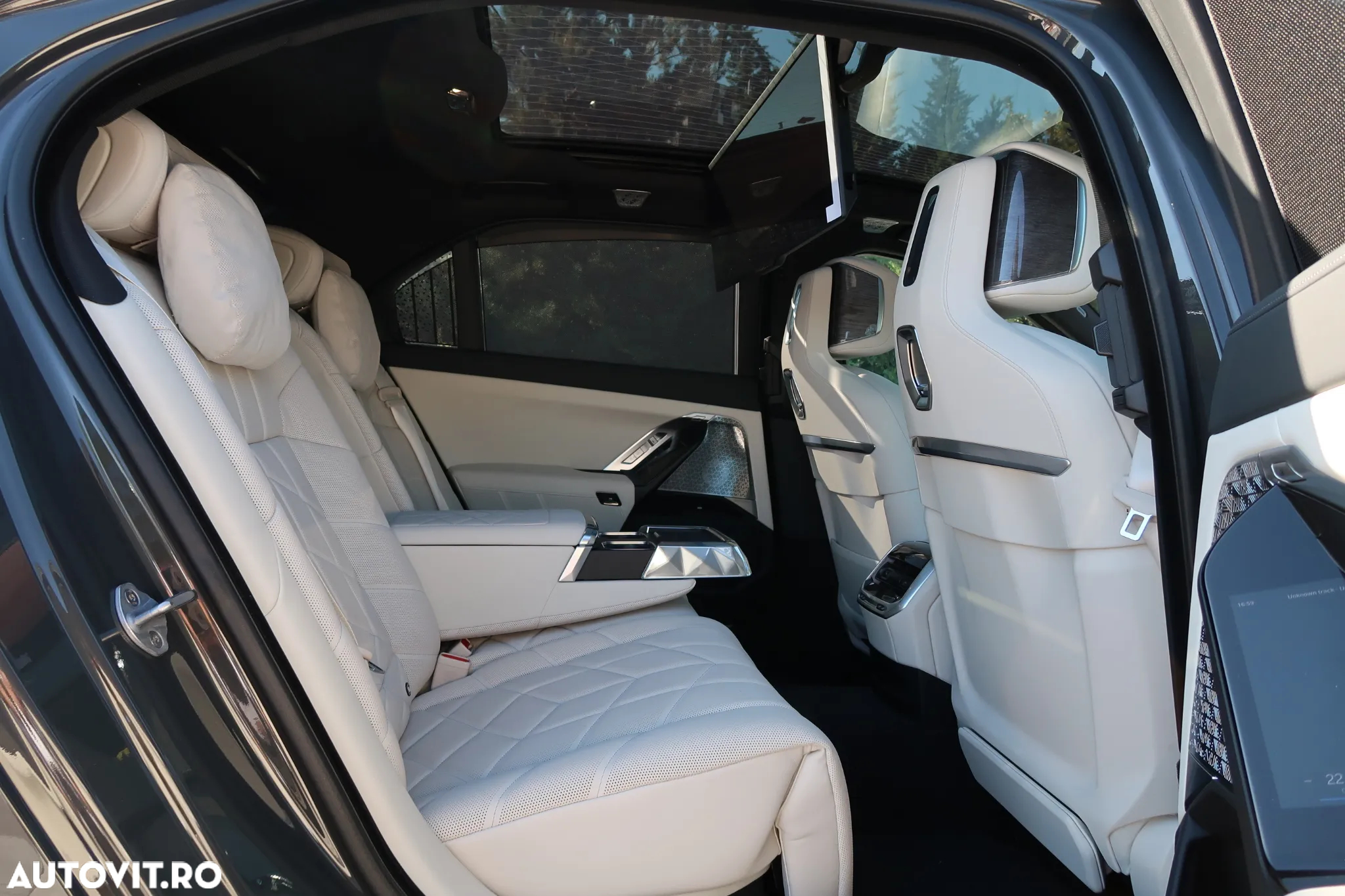 BMW M7 M760e xDrive AT PHEV - 15