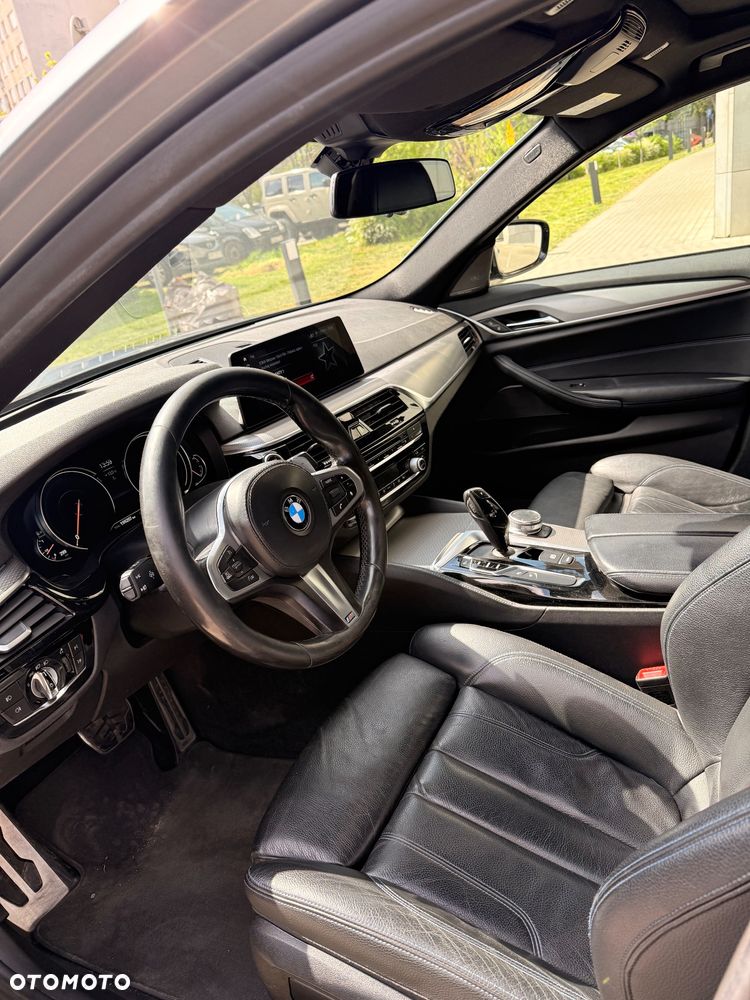 BMW Seria 5 520d xDrive - 11