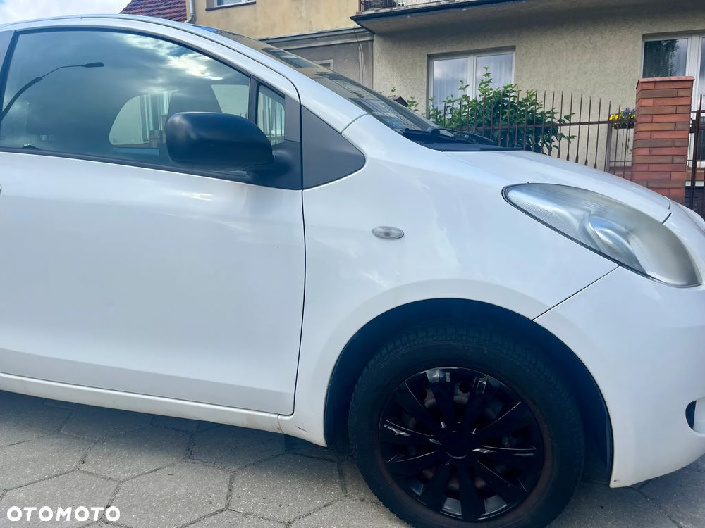 Toyota Yaris 1.0 Luna - 2