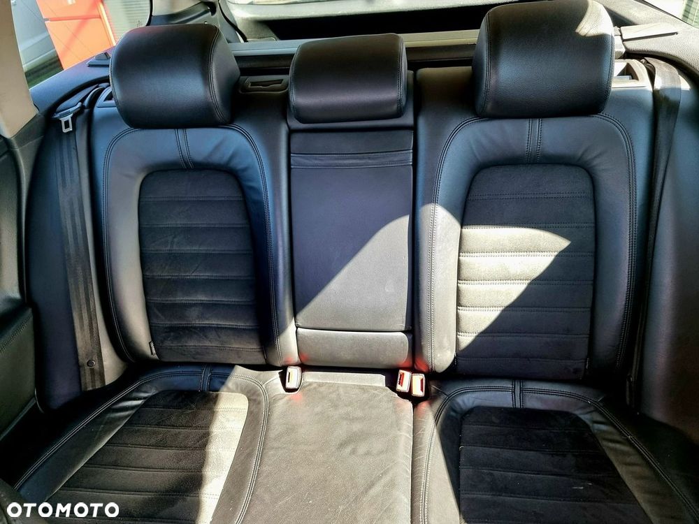 Volkswagen Passat - 12