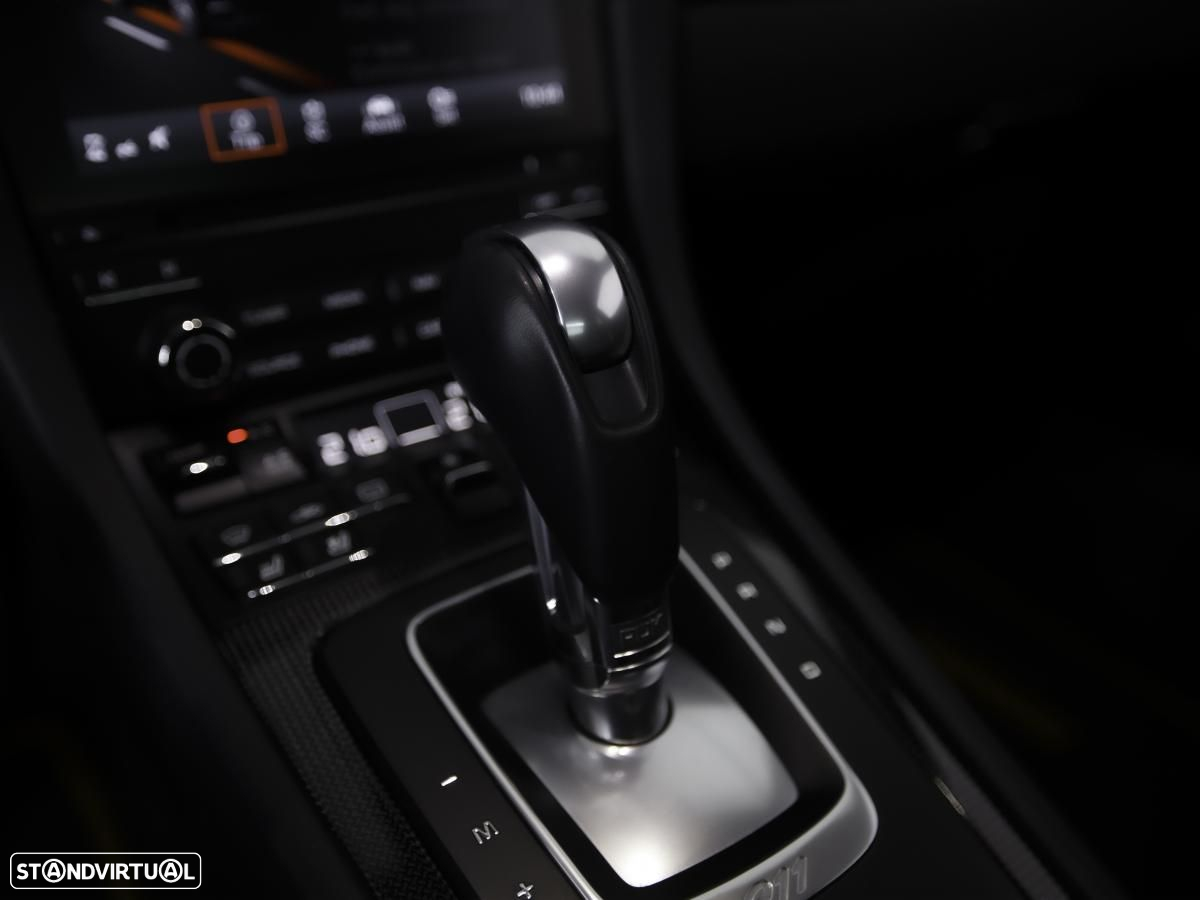Porsche 911 (991) Turbo S PDK - 21