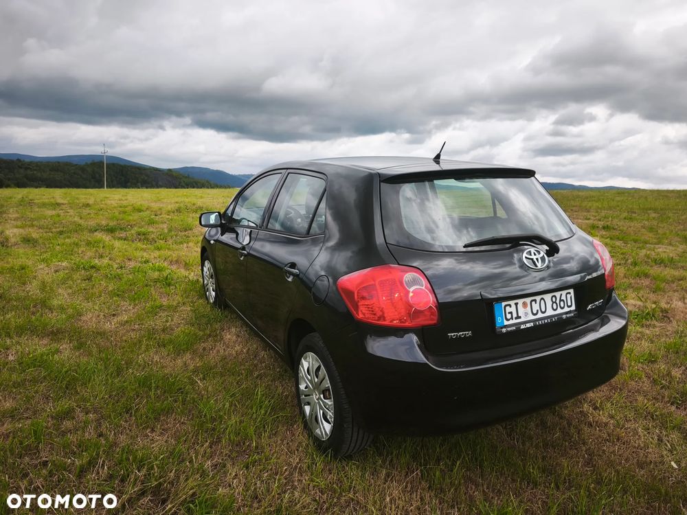 Toyota Auris 1.4 D-4D - 5