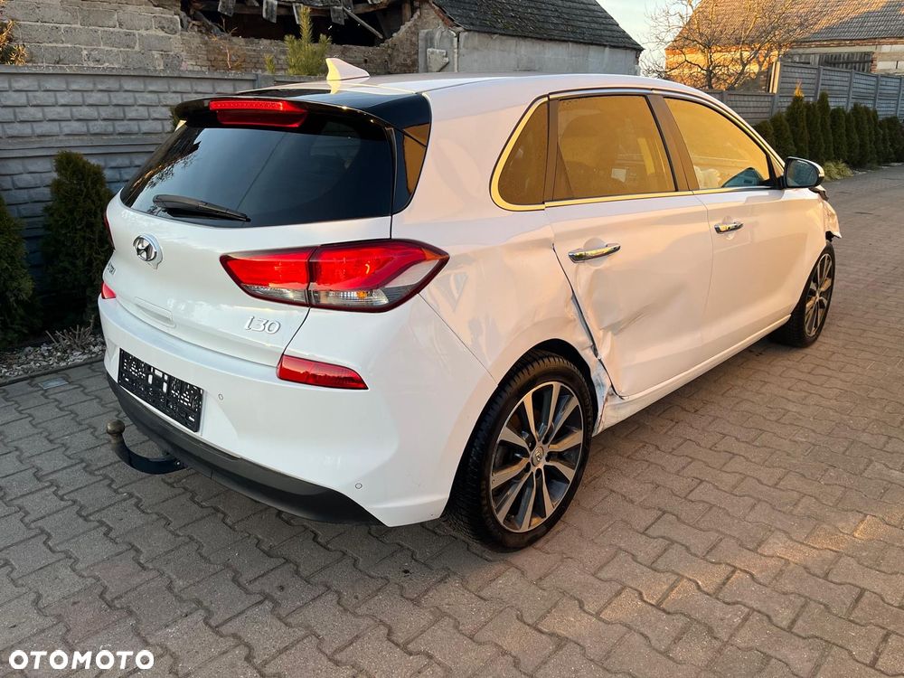 Hyundai i30 1.4 T-GDI Premiere Luxury - 5