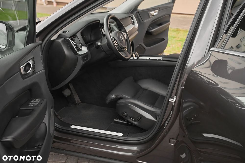 Volvo XC 60 B4 D Plus Bright - 20