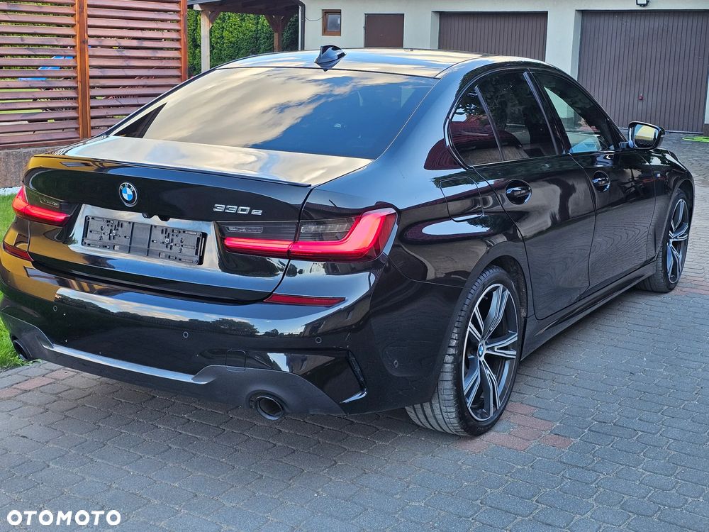BMW Seria 3 330e M Sport - 6