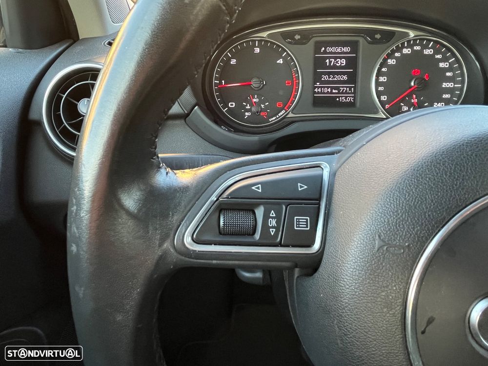 Audi A1 Sportback 1.6 TDI S-line - 30