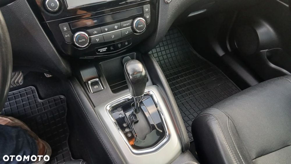 Nissan Qashqai 1.6 DCi Xtronic TEKNA - 15