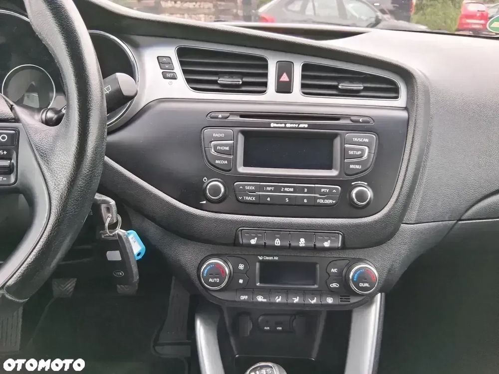 Kia Ceed 1.6 GDI Fifa World Cup Edition - 10