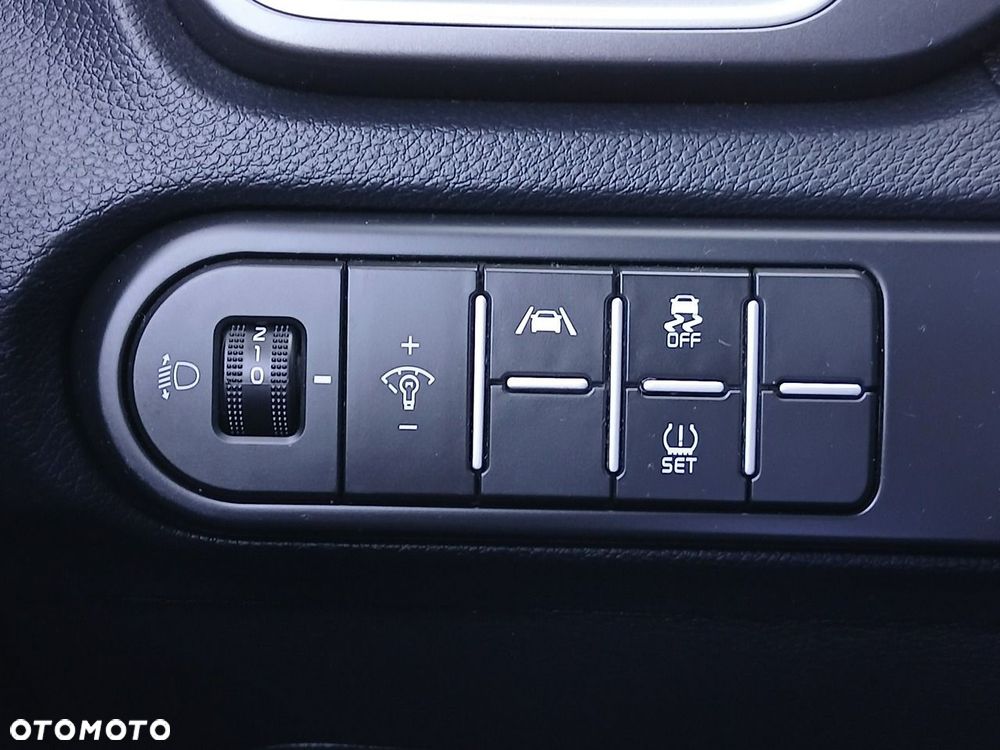 Kia Ceed 1.5 T-GDI M DCT - 24