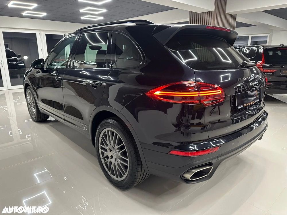 Porsche Cayenne 3.0 L - 5