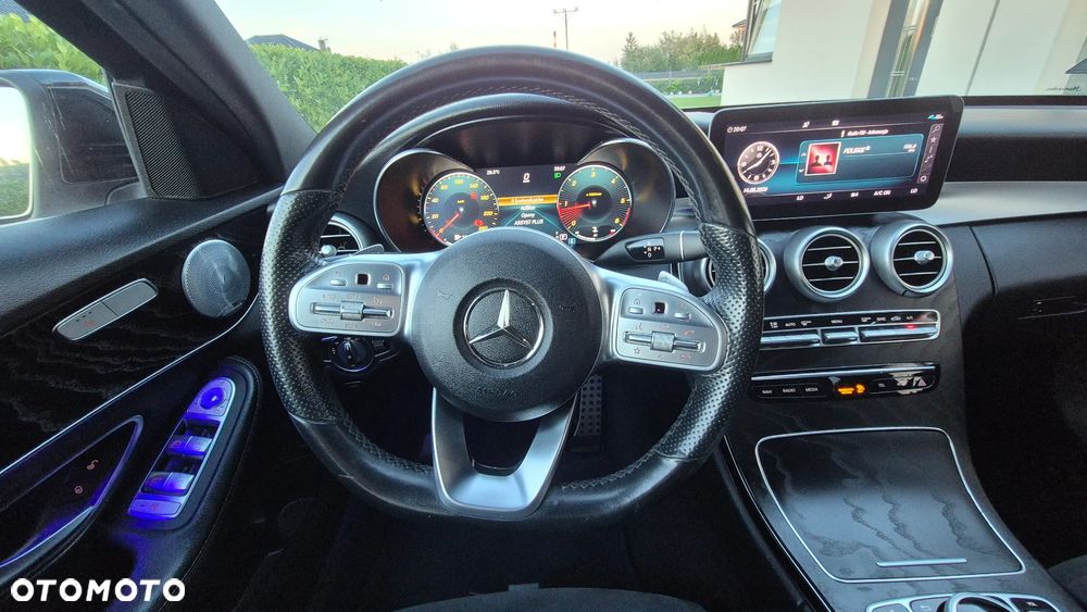 Mercedes-Benz Klasa C 220 d 9G-TRONIC - 32
